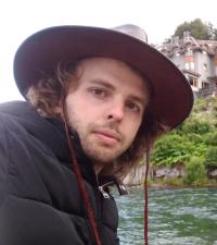 Photo of man in hat